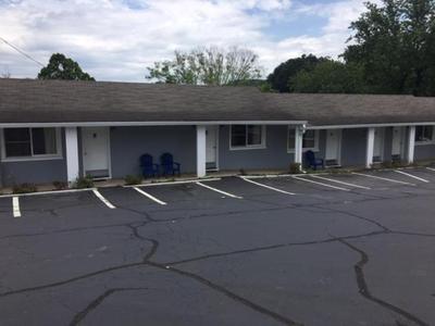 Hilltop Inn