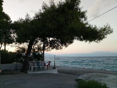 Balcony to Waves