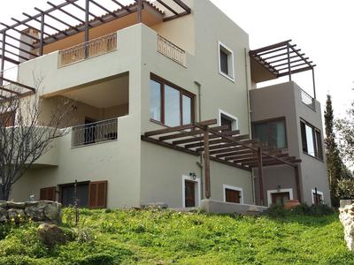 Aletraki -Off-Grid Retreat Above Heraklion, Peaceful Views