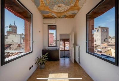 Esclusivo appartamento con torre / altana