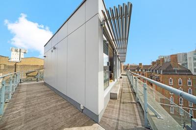 2 Bed Executive Penthouse near Liverpool Street FREE WIFI by City Stay Aparts London