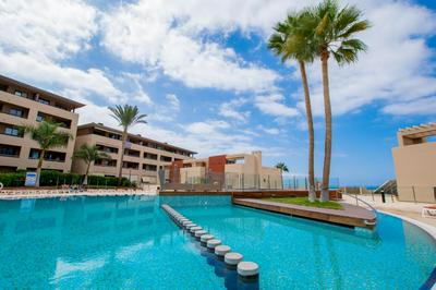 Paraiso Pool and Sea Views
