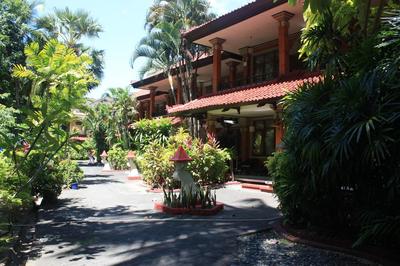 Puri Naga Beachfront Cottages