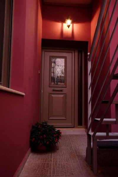 Historical Center House (Poem)