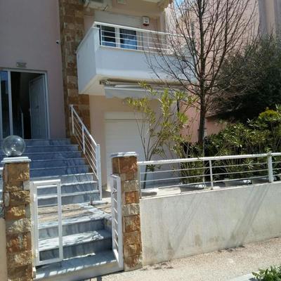 Cozy 1 bedroom apartment with a view to the pool close to the beach!