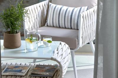 Seafront Apartments by Myseasight