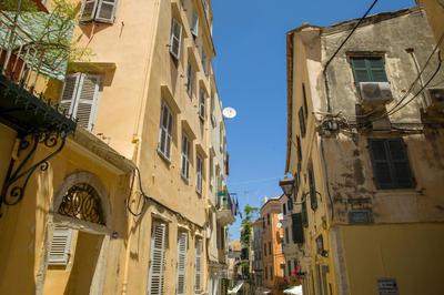 Andrew's Old Town Apartment by CorfuEscapes
