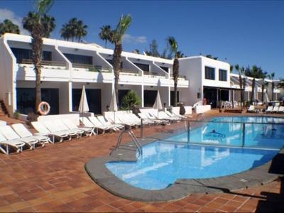 Bonito y espacioso apartamento al lado de la playa.