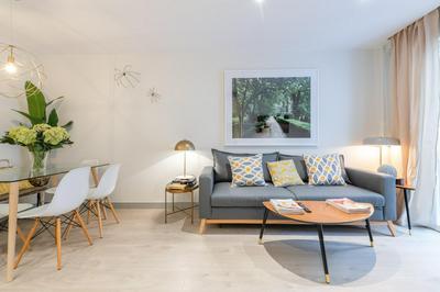 Sophisticated brand new flat in historic district