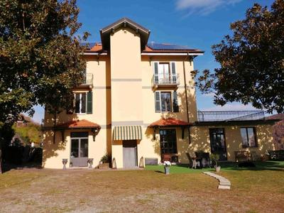 Villa Magnolia BB, Lago Maggiore (Massino Visconti, Italy)