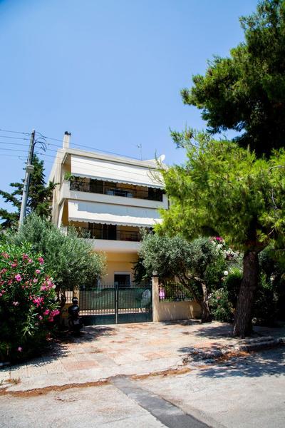 The happy house- 5 minutes walk from the sea