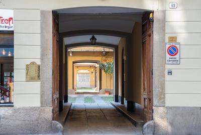 GuestHost - Porta Nuova Apt X6 with Balcony