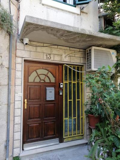 Studio Apartments Petar in old part of town