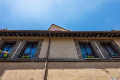 Monti Exclusive Medieval Tower
