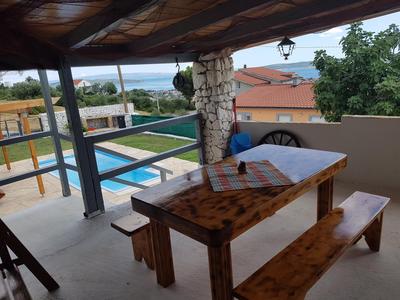 House with pool Gabi