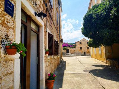 Apartman Michelangelo in the centar of Supetar