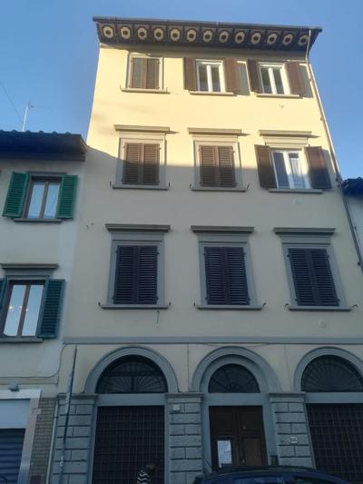 Oltrarno Lily Suite