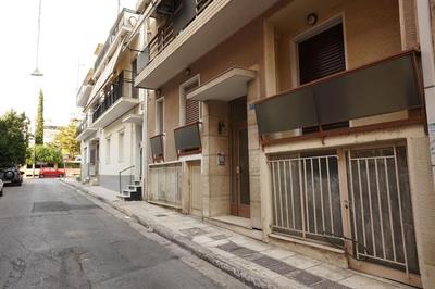 Central Apartment with Spacious Balcony