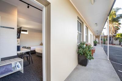 Nightcap at Colyton Hotel