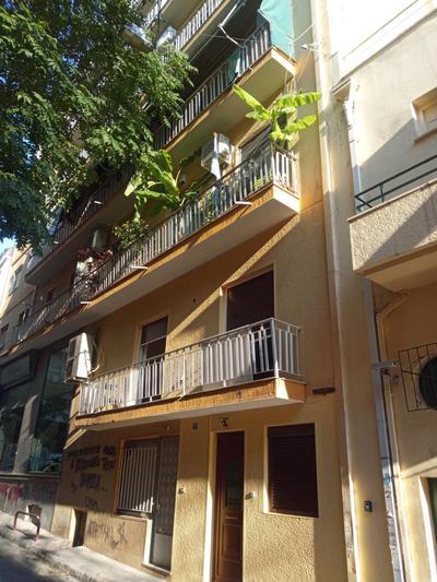 New Apartment with a separate entrance near the subway.