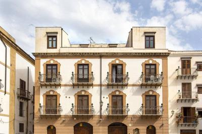 Anna's Home in Historical Center