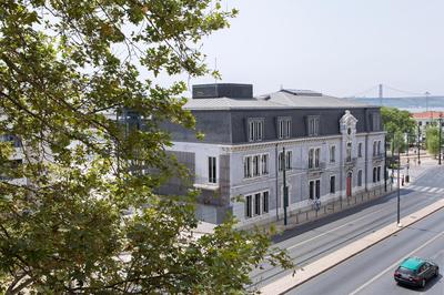 Lost Lisbon :: Cais House