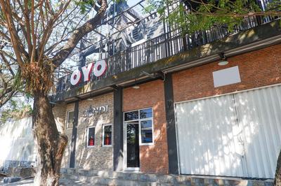 Hotel O Candi Residence