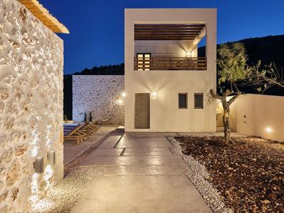 Apaggio Luxury Villa - Private Pool & Stunning Sea Views, by ZanteWize