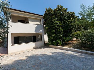 Magnolia - Modern Apartment near City Center and Sea