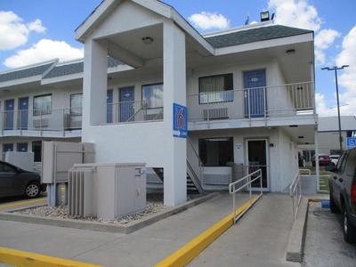 Motel 6-Austin, TX - North Central