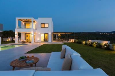 Vilana White Elegant Villa