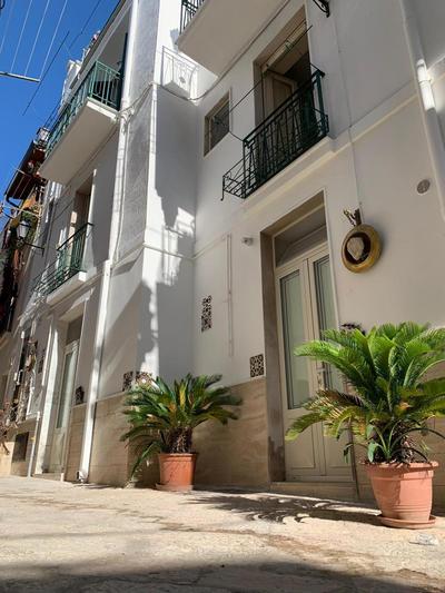 fiori catene tra le torri