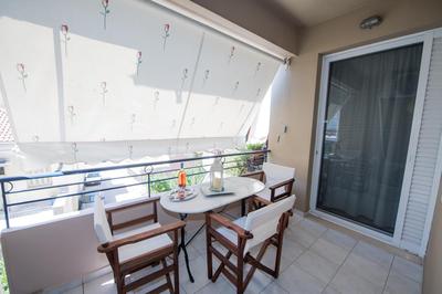 A beautifull 2nd floor apartment close to the Port