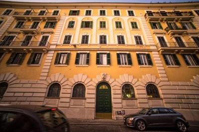 Trastevere Corner Eight