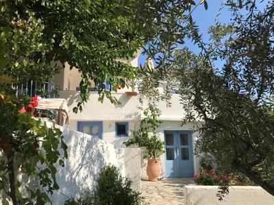 Maison charme avec piscine privée, près de la mer à Sappounakeika, Tyros