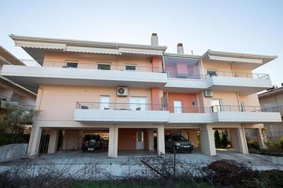 V Luxury Apartment 3