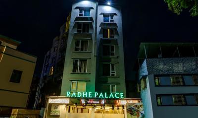 Treebo Radhe Palace, Lake Town