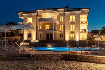 Luxury Apartments Villa Tunera