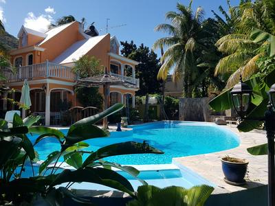 Villa Tourelle of Paradise with bigPrivate Pool