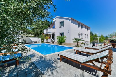Apartments Crno
