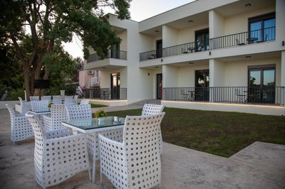 Apartments E&S