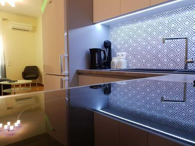 Kalamata House - Sunny and Modern Apartment with View!