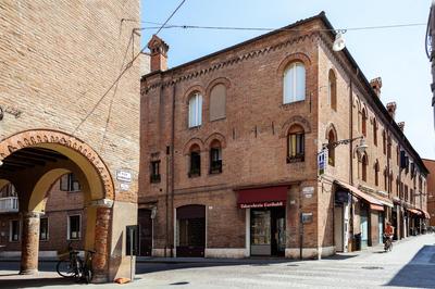 GuestHost - Ferrara Mercato Fancy Studio