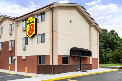 Super 8 by Wyndham Chester/Richmond Area, Photo 2