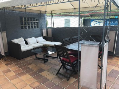 Apartamento con terraza y chimenea