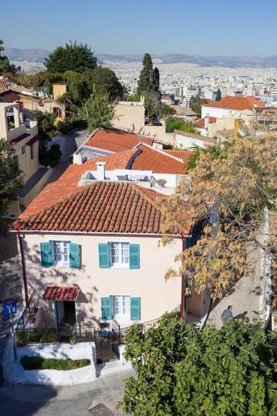 In the shadow of Acropolis