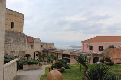 Patrizio Home