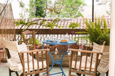 Stylish flat with veranda in the heart of Athens