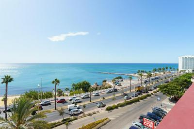 Spacious Beachfront Flat with Sea Views and Private Indoor Parking