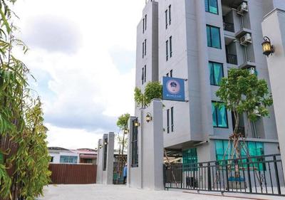 RQ Bangkok Sukhumvit 107 by Collection O